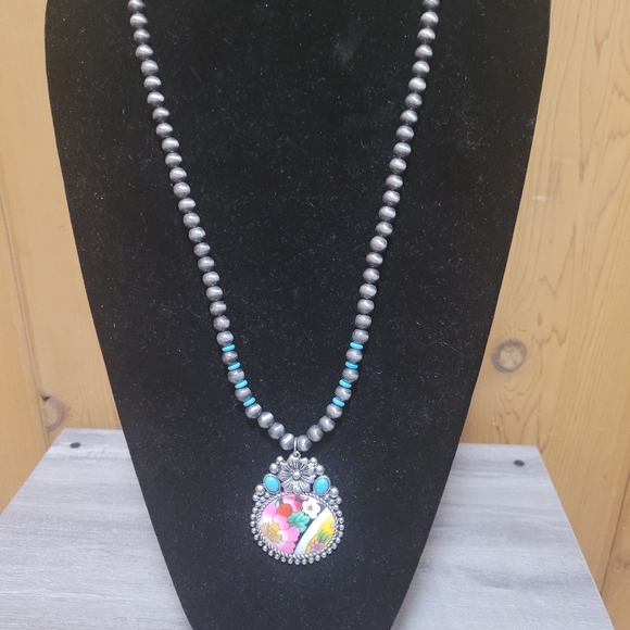 NWT Spanish Gardens Silvertone Necklace - Picture 2 of 3